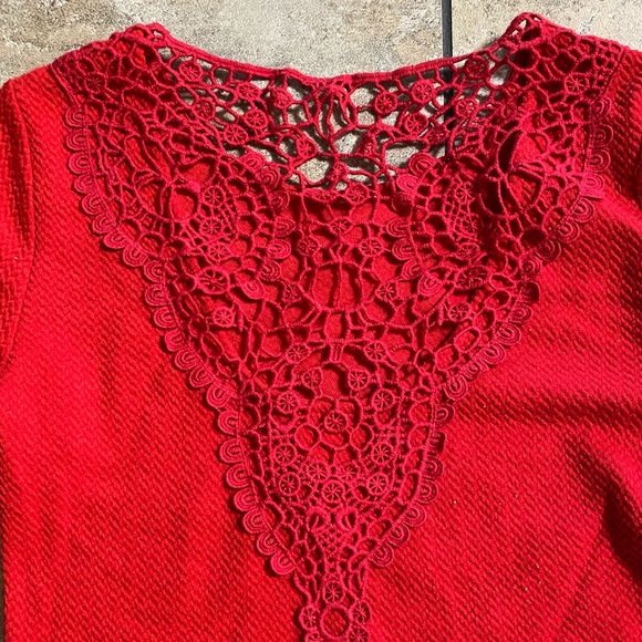 forever 21 long sleeve crop top.lace detail. - Picture 2 of 3